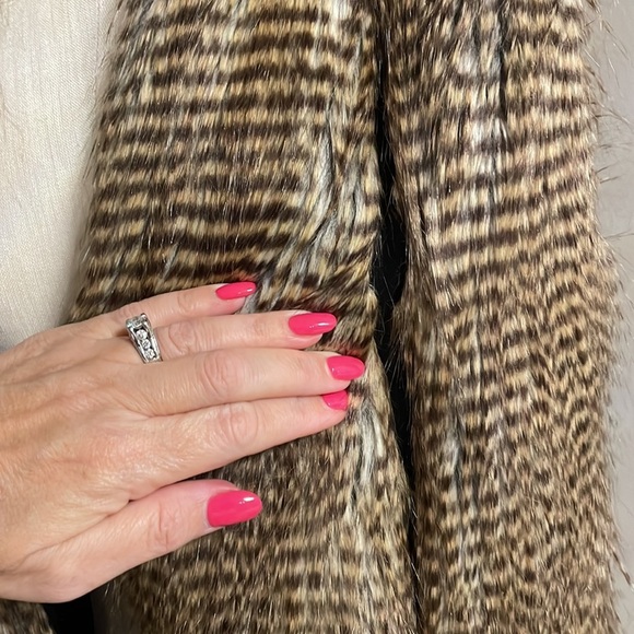 TWELFTH STREET by Cynthia Vincent linear faux fur open vest brown tan pockets S - Picture 8 of 15